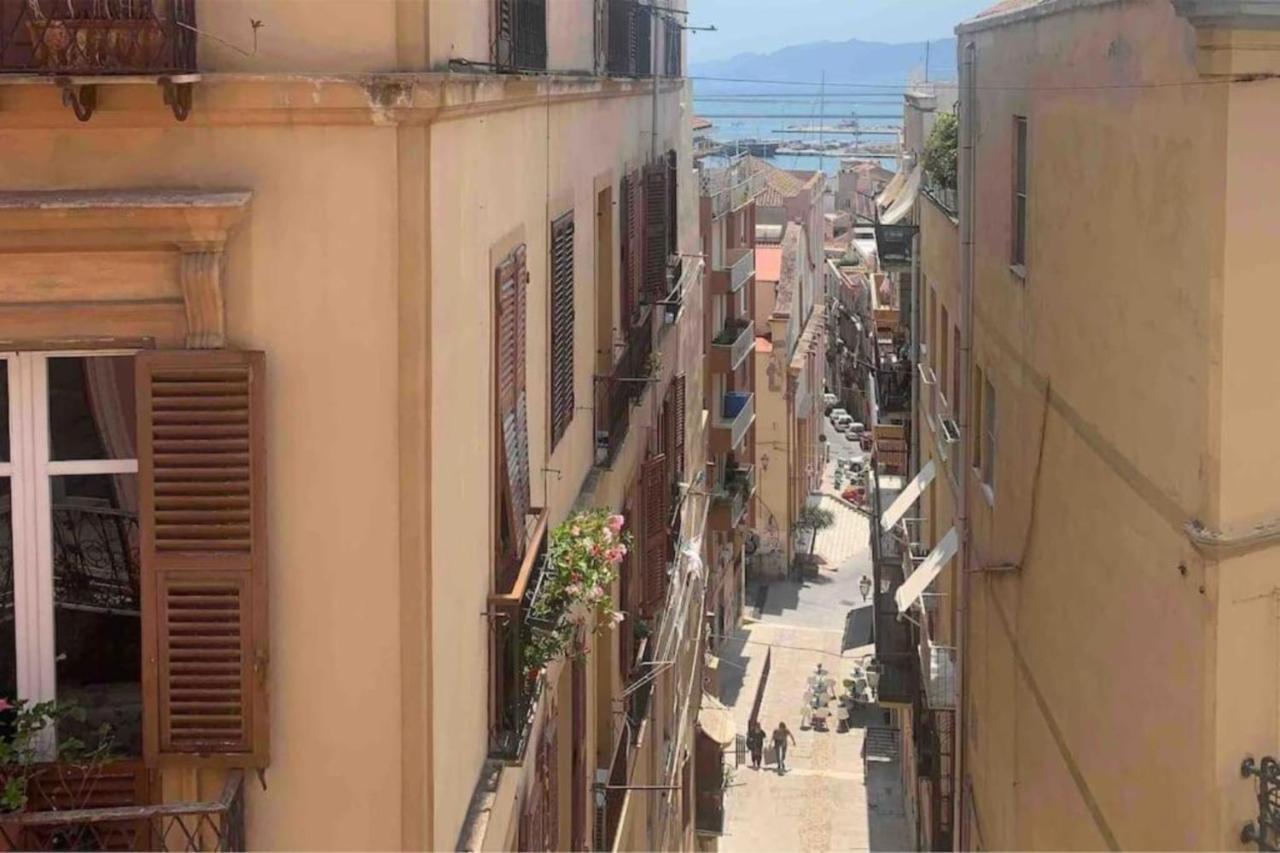 Appartamento Cagliari Centro Con Vista Sul Porto Εξωτερικό φωτογραφία