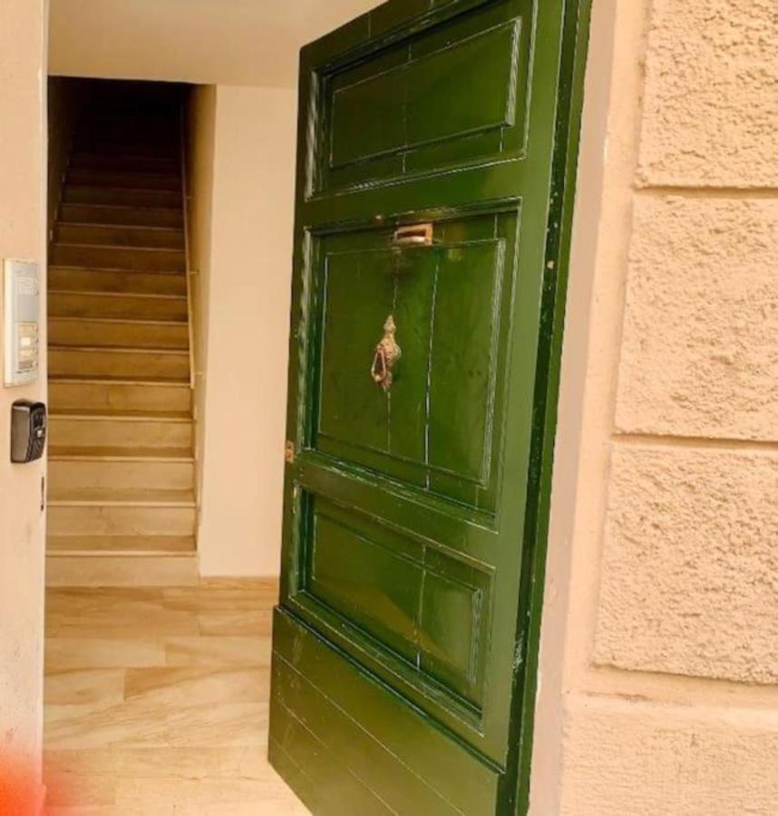 Appartamento Cagliari Centro Con Vista Sul Porto Εξωτερικό φωτογραφία
